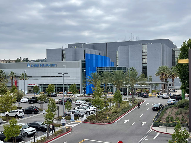 exterior of Woodland Hills Medical Center