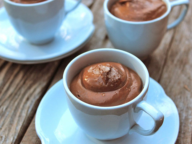 'Instant' chocolate pudding in a coffee cup